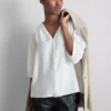 3/4 sleeve v-neck blouse 3/4 sleeve v-neck blouse