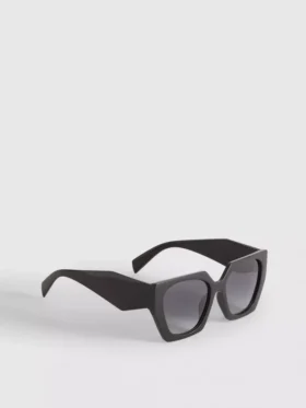 Angular square sunglasses