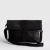 Buckle-fastening crossbody purse Buckle-fastening crossbody purse