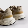 Chunky sneakers