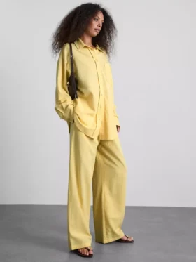 Classic cotton-blend button-down shirt