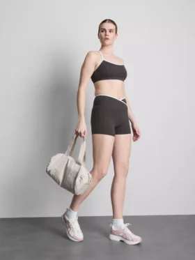 Contrast crossover active shorts