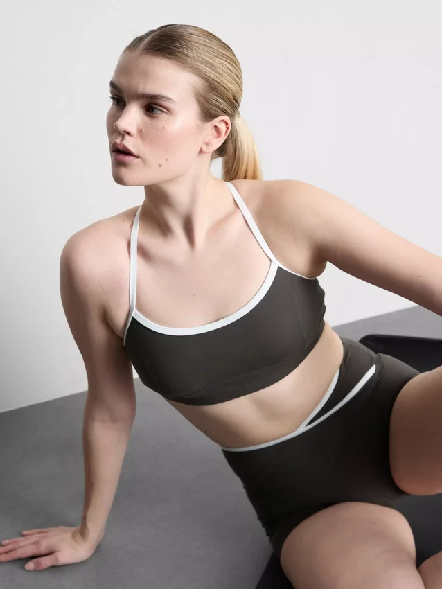 Contrast trim cross-back active crop top Contrast trim cross-back active crop top