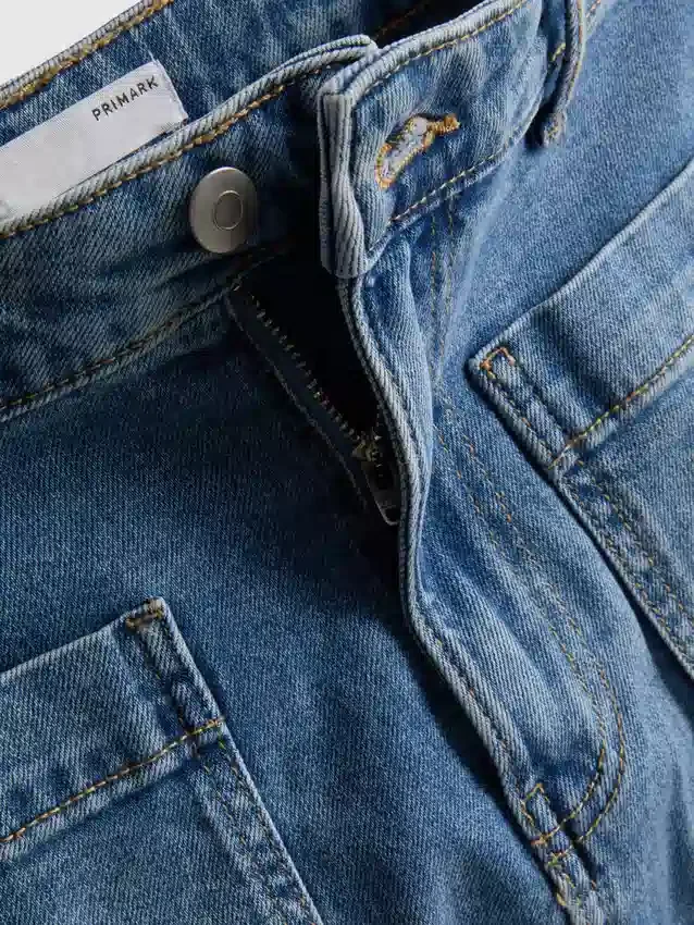 Cotton denim front-pocket shorts Cotton denim front-pocket shorts