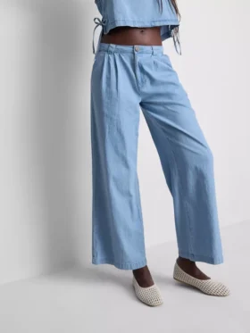 Cotton denim pleated wide leg jeans