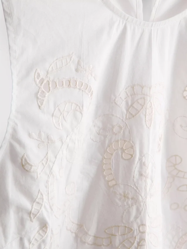 Cotton embroidered short sleeve blouse Cotton embroidered short sleeve blouse