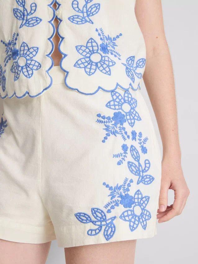 Cotton floral embroidered shorts Cotton floral embroidered shorts