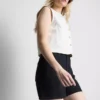 Cotton front-pocket cropped vest Cotton front-pocket cropped vest