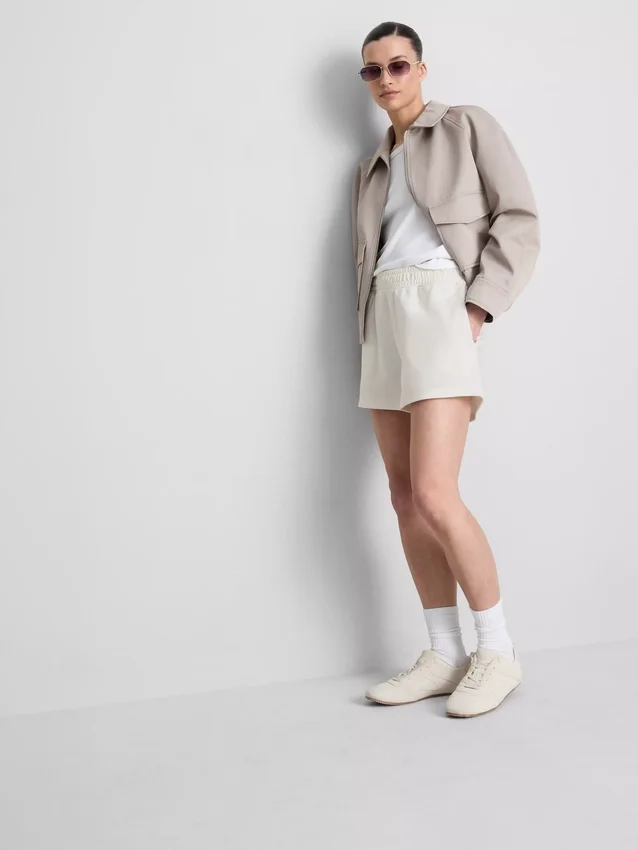 Cotton-rich relaxed airport shorts Cotton-rich relaxed airport shorts