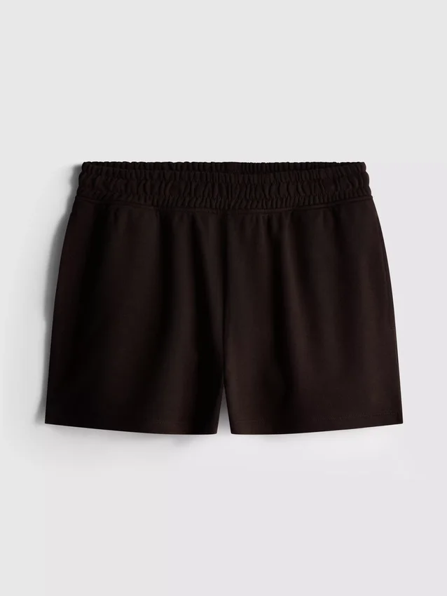 Cotton-rich relaxed airport shorts Cotton-rich relaxed airport shorts