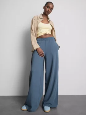 Cotton-rich wide-leg pleated joggers Cotton-rich wide-leg pleated joggers