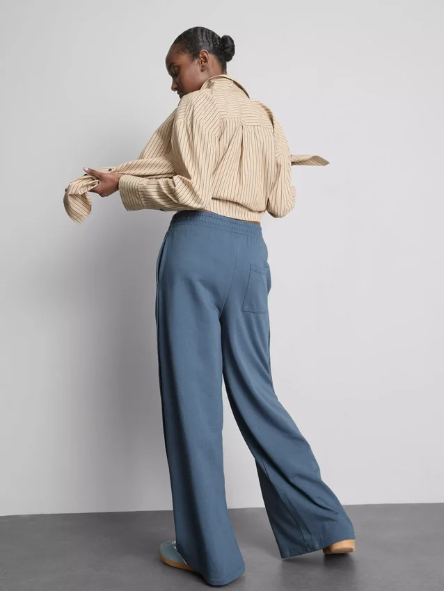 Cotton-rich wide-leg pleated joggers Cotton-rich wide-leg pleated joggers