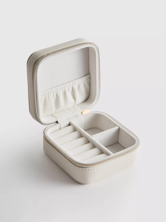 Disney’s winnie the pooh character jewelry box Disney’s winnie the pooh character jewelry box