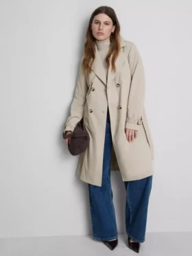 Essential belted trench
