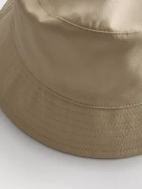 Essential bucket hat