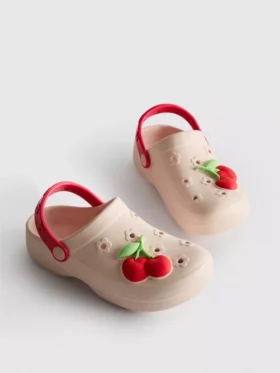 Fruit badge clogs