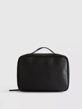 Hanging washbag