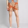 High-waisted printed shorts High-waisted printed shorts