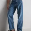 High-waisted relaxed jeans High-waisted relaxed jeans