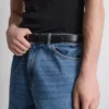 High-waisted relaxed jeans High-waisted relaxed jeans