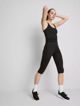 High-waisted smooth support active capri leggings High-waisted smooth support active capri leggings