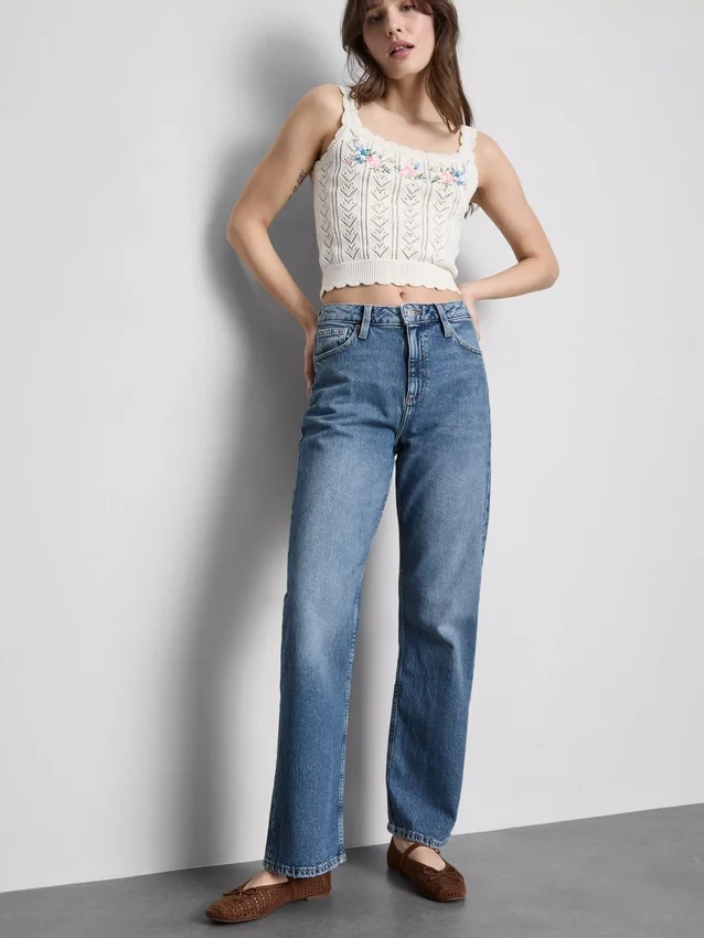 High-waisted straight-leg jeans High-waisted straight-leg jeans