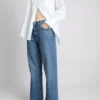 High-waisted straight-leg jeans High-waisted straight-leg jeans