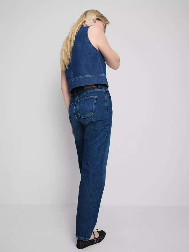 High-waisted straight-leg jeans High-waisted straight-leg jeans