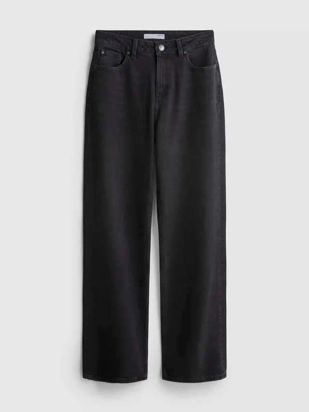 High-waisted straight-leg jeans High-waisted straight-leg jeans
