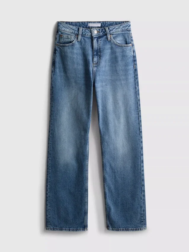 High-waisted straight-leg jeans High-waisted straight-leg jeans