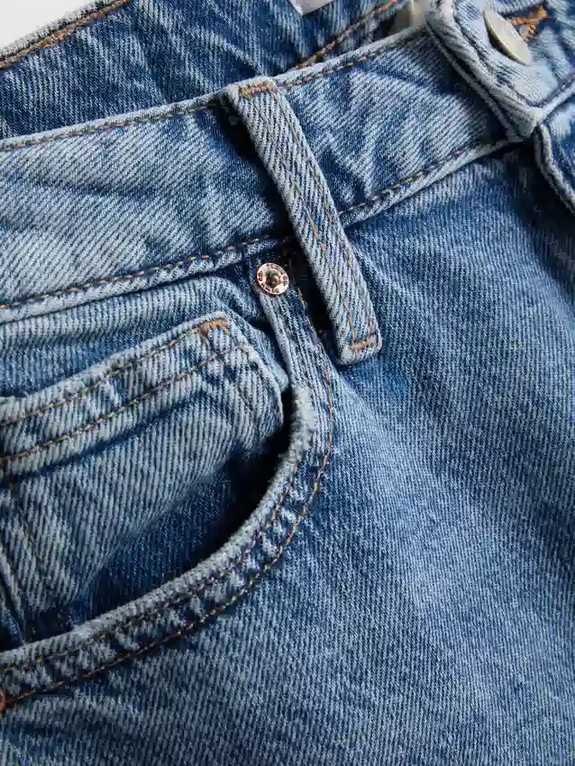 High-waisted straight-leg jeans High-waisted straight-leg jeans