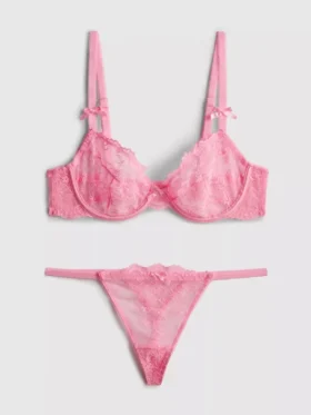 Lace underwired lingerie set