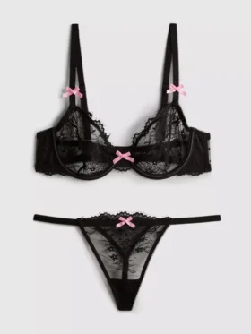 Lace underwired lingerie set