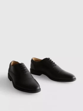 Lace-up oxford shoes