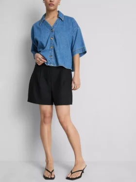 Linen blend pleated shorts