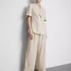 Linen-blend short-sleeve blazer Linen-blend short-sleeve blazer