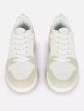 Low top sneakers