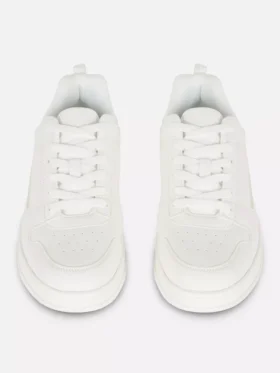 Low top sneakers