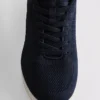 Low-top sneakers