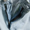 Mid-rise baggy jeans