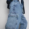 Mid-rise loose cargo jeans Mid-rise loose cargo jeans