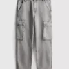 Mid-rise loose cargo jeans Mid-rise loose cargo jeans