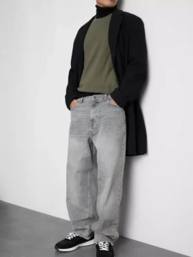 Mid-rise relaxed straight leg jeans