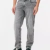 Mid-rise slim fit jeans