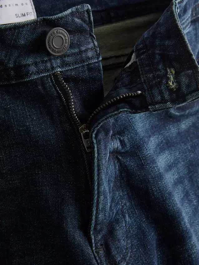 Mid-rise slim fit jeans Mid-rise slim fit jeans