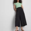 Mid-rise wide leg culotte pants Mid-rise wide leg culotte pants