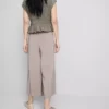 Mid-rise wide leg culotte pants Mid-rise wide leg culotte pants