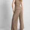 Mid-rise wide-leg pants Mid-rise wide-leg pants