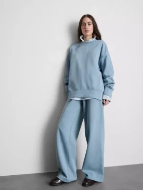 Oversized drop-shoulder sweatshirt Oversized drop-shoulder sweatshirt
