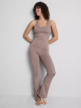Scoop neck active tank top
